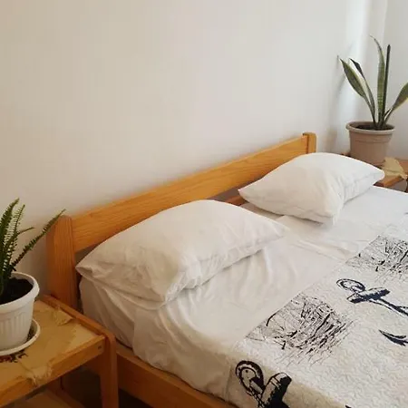 Bradley Apartmants Hr *